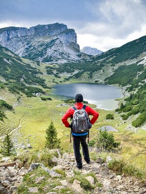 Wanderer am Zireiner See